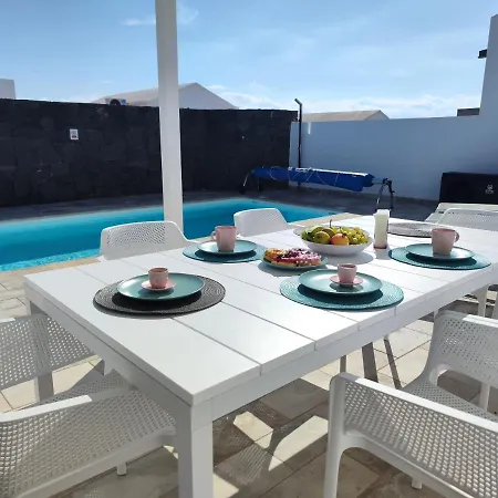 Feriehus Anny Piscina Climatizada Aire Acondicionado Espaciosa Y Luminosa! Playa Blanca (Lanzarote)