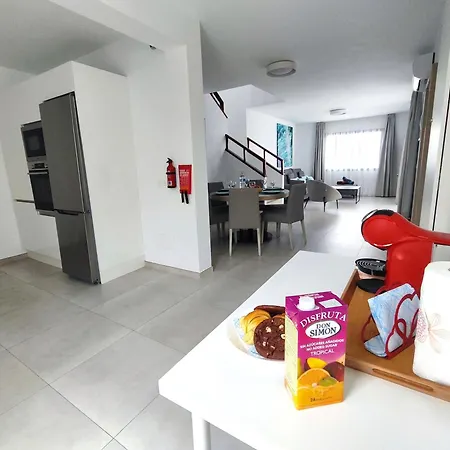 Сasa de vacaciones Anny Piscina Climatizada Aire Acondicionado Espaciosa Y Luminosa! Playa Blanca (Lanzarote)